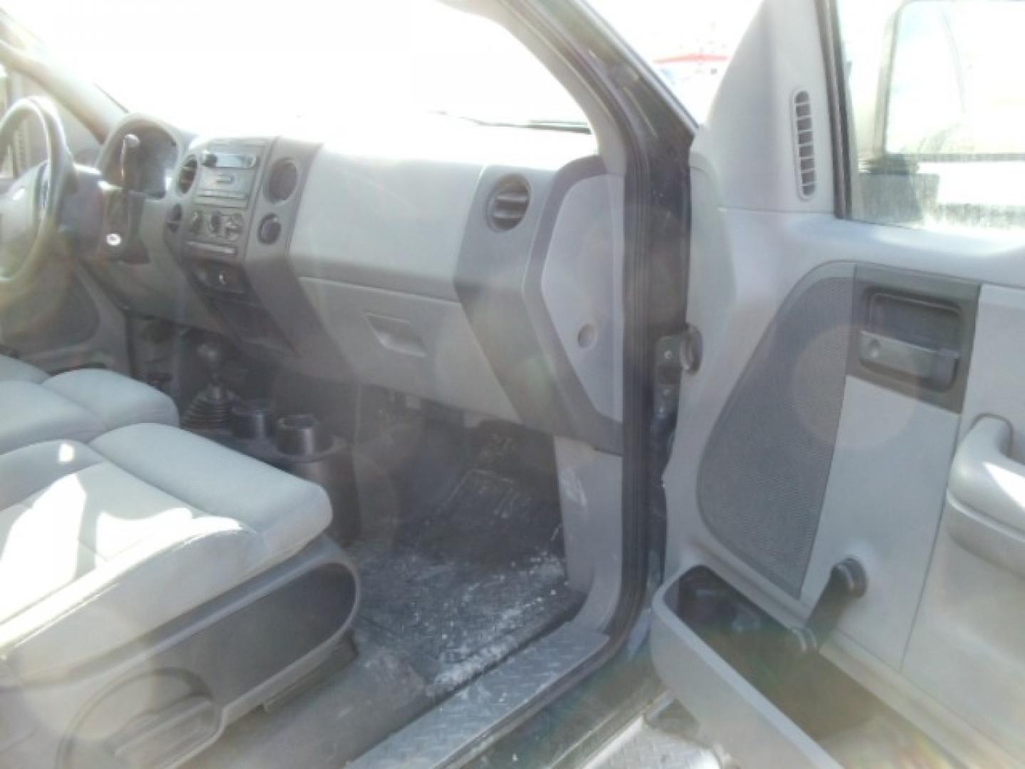 2004 Green /Gray Ford F-150 XL (1FTVX14504N) with an V8, 5.4L; SOHC engine, Automatic transmission, located at 5465 Highway 2 W., Columbia Falls, MT, 59912, (406) 892-4407, 48.352188, -114.240929 - Cruise control AC Tilt Wheel Towing - Photo#15